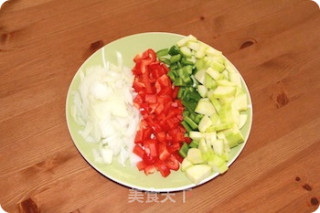 健康饮食菜谱推荐：蔬菜鸡肉咖喱的做法步骤：2