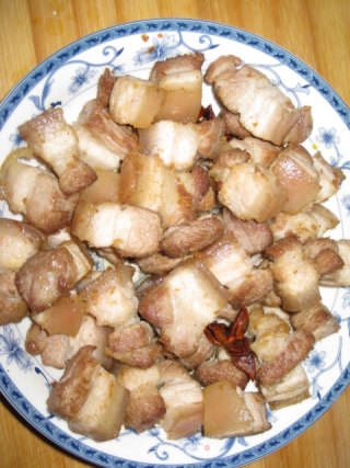 耕夫的厨艺---红烧肉的做法步骤：1