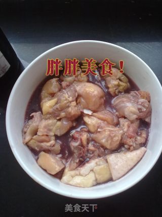 自创红酒鸡腿的做法步骤：2