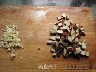 豆干丁拌马兰头的做法步骤：3