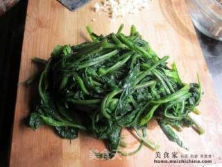 豆干丁拌马兰头的做法步骤：6