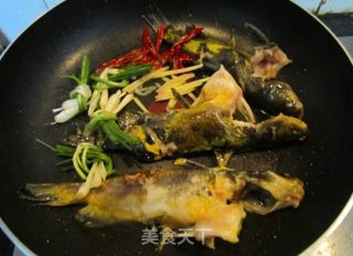 红烧昂刺鱼的做法步骤：3