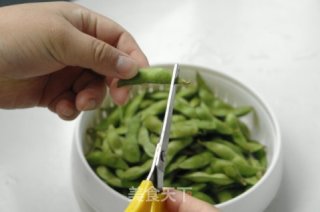 五香毛豆的做法步骤：1