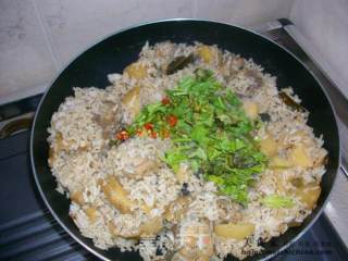 十分钟炒饭十分好吃@@炒咖喱鸡饭的做法步骤：5