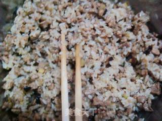 黄瓜肉末炒饭的做法步骤：1