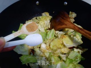 手撕包菜的做法步骤：3