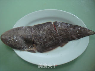 红烧龙舌鱼的做法步骤：1