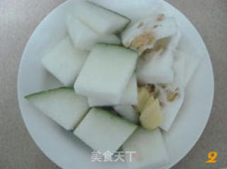 冬瓜竹豆薏米排骨汤的做法步骤：2