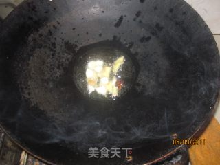 酸辣肥肠的做法步骤：2
