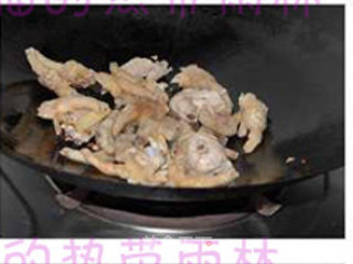黄豆腐竹烧鸡脚的做法步骤：4