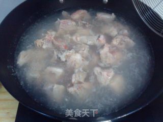 美味烧排骨的做法步骤：1