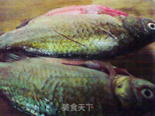 红烧鲫鱼的做法步骤：3