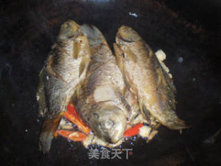 红烧鲫鱼的做法步骤：6