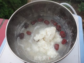 酒糟红枣蛋花汤的做法步骤：2