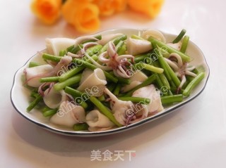 鲜鱿炒蒜薹的做法步骤：9
