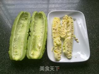 【苦瓜炒蛋】的做法步骤：2