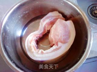 我爱我的家】——红烧肉的做法步骤：1