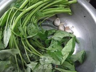 蒜香空心菜的做法步骤：1