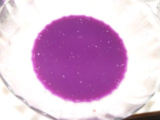 【花样包菜】--双色菜包的做法步骤：1