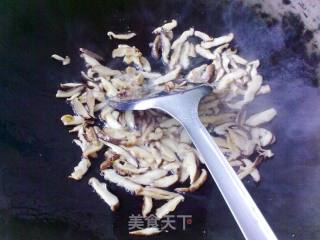 大盆饭之花生香菇肉炒饭的做法步骤：9