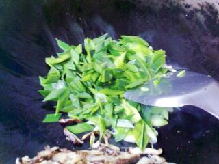 大盆饭之花生香菇肉炒饭的做法步骤：11