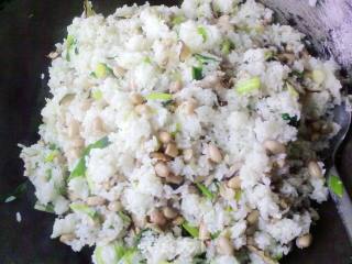 大盆饭之花生香菇肉炒饭的做法步骤：15