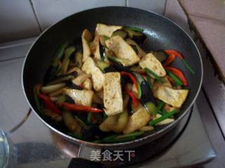 茄子炒豆腐的做法步骤：12