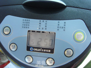 初试面包机----鸡蛋鲜奶土司的做法步骤：7