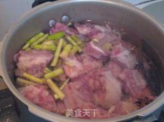 排骨炖小笋的做法步骤：4