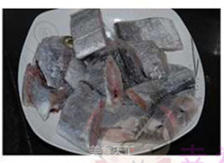 家常煮带鱼的做法步骤：1
