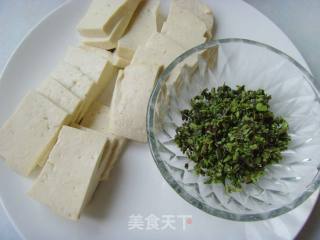 抓住椿的尾巴---香椿锅塌豆腐的做法步骤：2