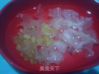 赛燕窝—雪莲银耳汤的做法步骤：2