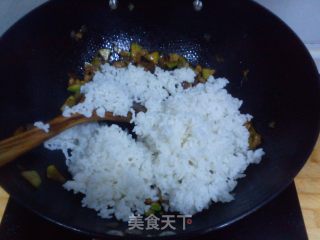 剩米饭的华丽变身—耗油米饭的做法步骤：8