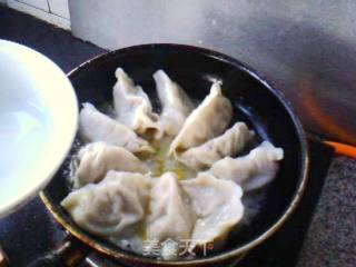 冰花煎饺的做法步骤：5