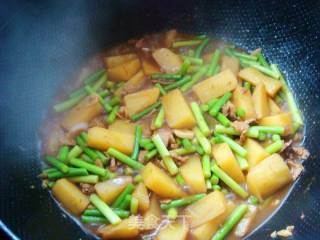 红烧土豆盖浇面的做法步骤：9