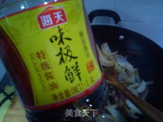 洋葱炒粉的做法步骤：3