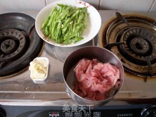 四季豆炒肉的做法步骤：1