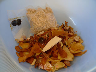 合掌瓜清保凉汤的做法步骤：2