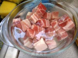 土豆红烧肉的做法步骤：2