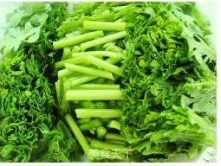 肉丝炒茼蒿的做法步骤：5