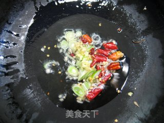 香菇豌豆炒豆干的做法步骤：2