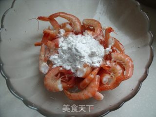 小秘决轻松做出拿手菜----椒盐虾的做法步骤：2