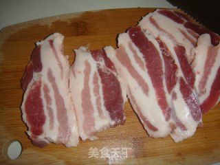 土豆红烧肉的做法步骤：1