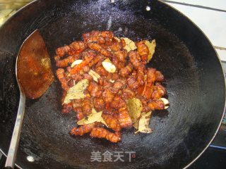 土豆红烧肉的做法步骤：8