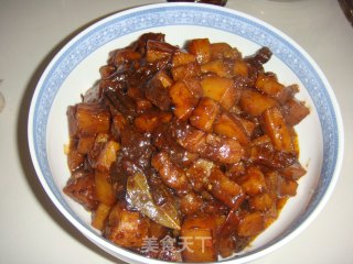 土豆红烧肉的做法步骤：11