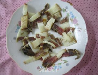 豆角炒腊肉的做法步骤：2