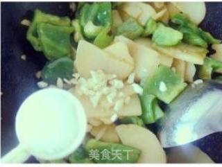 大辣椒炒土豆片的做法步骤：6
