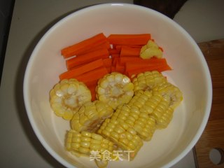 清清淡淡胡萝卜玉米汤的做法步骤：1