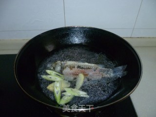 奶汤鲫鱼的做法步骤：4