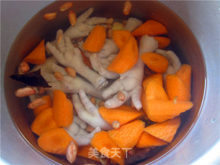 鸡脚煲花生的做法步骤：5